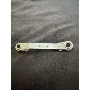 Mac Tools 1/4"-5/16" 6PT Offset Reversible Ratcheting Wrench For Parts‎ ROW0810